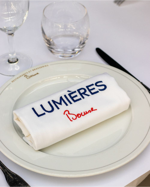 Serviette Brodée Lumières